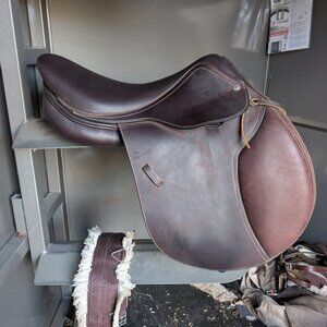 Circuit™ Premier Special DS Saddle with Flocked Panels
